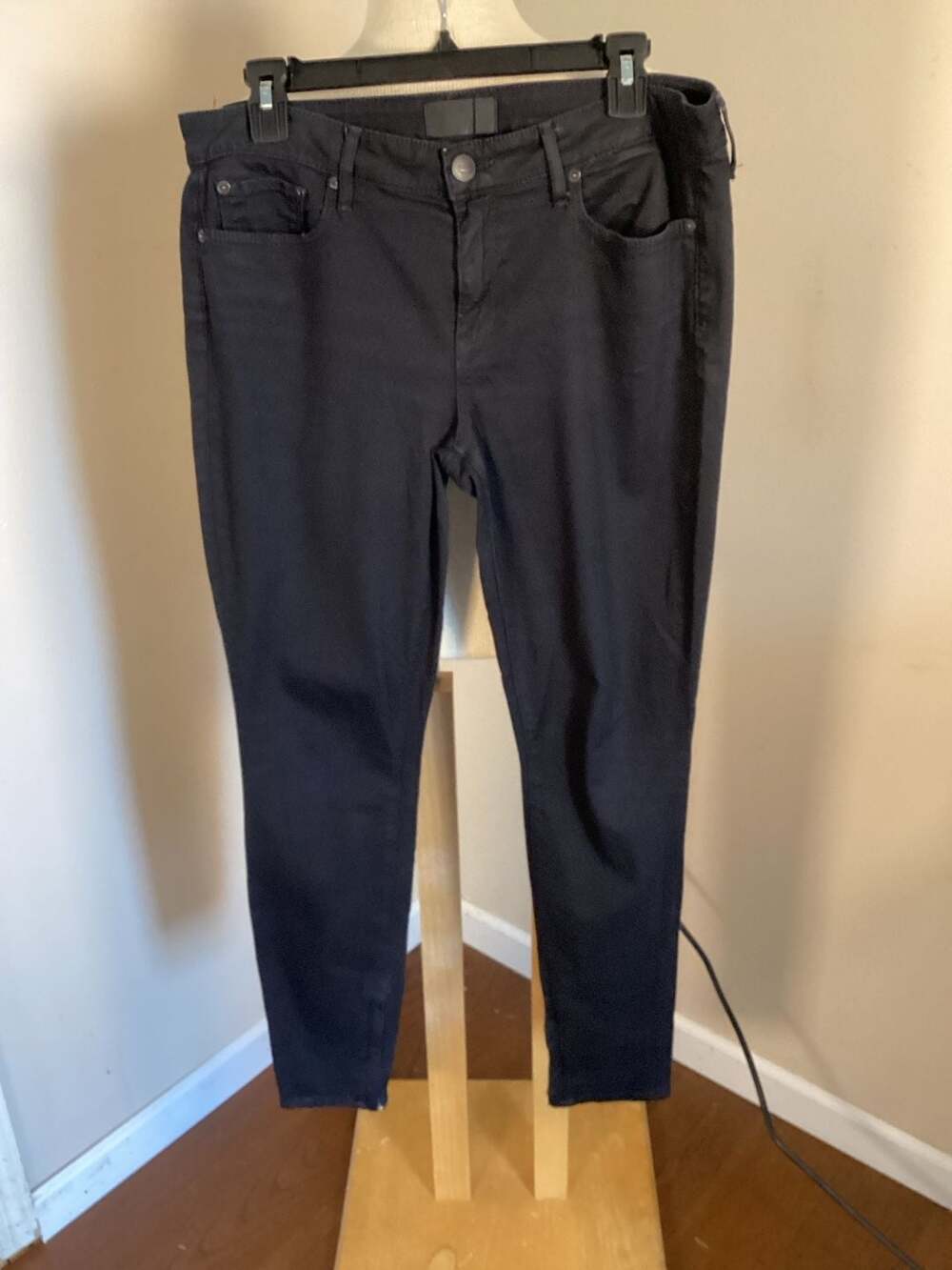 Vince Side Zip Ankle Skinny Jeans Black Size 30